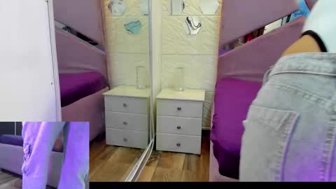 Snapshot of charlotte_icee chatting on September 2025 03:50:01 PM Charlotte Icee online show from September 2025 03:50:01 PM