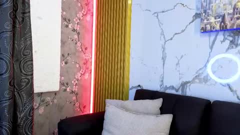 charlotte_skinny11_aws online show from November 2025 07:05:02 PM