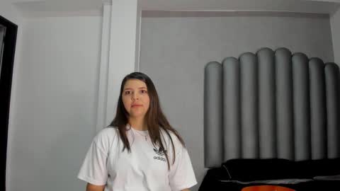 Snapshot of charlottee_starr chatting on November 2025 10:43:02 PM charlottee_starr online show from November 2025 10:43:02 PM