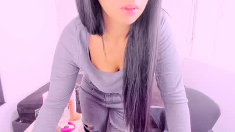 Snapshot of charlottegray_ chatting on January 2025 07:39:01 PM CHARLOTTE online show from January 2025 07:39:01 PM