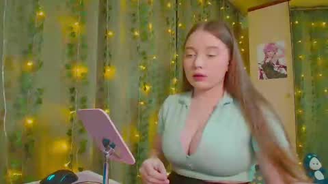Kira online show from February 2025 02:43:02 PM