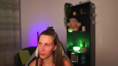 Charlott online show from September 2025 06:18:02 PM
