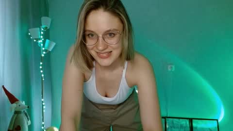 Michelle  online show from January 2025 03:23:01 AM