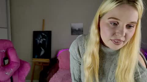 charming_cutie_ online show from September 2025 11:32:01 AM
