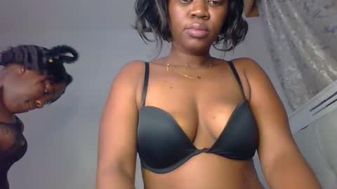 charming_kittie online show from September 2025 12:22:02 AM