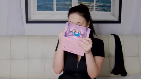 charming_lolla online show from October 2025 03:18:01 AM