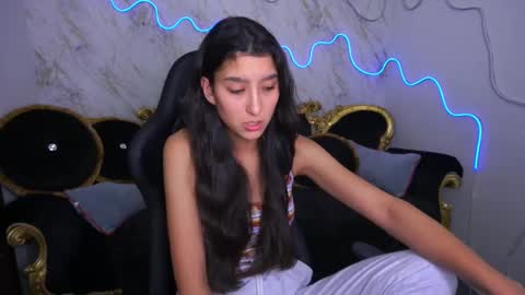 Snapshot of charmmocco chatting on February 2025 04:25:02 PM SweetMoco online show from February 2025 04:25:02 PM