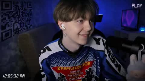 lynxy online show from November 2025 09:04:02 PM