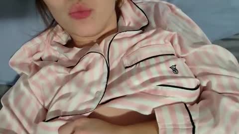 Snapshot of cheeekycouple02 chatting on December 2024 04:11:01 AM Cheeeky couple online show from December 2024 04:11:01 AM