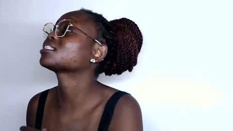 Snapshot of cheeky_charms chatting on September 2025 07:18:02 PM cheeky_charms online show from September 2025 07:18:02 PM