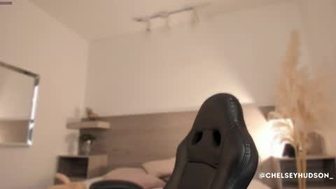 chelsey_hudson online show from September 2025 12:52:02 PM