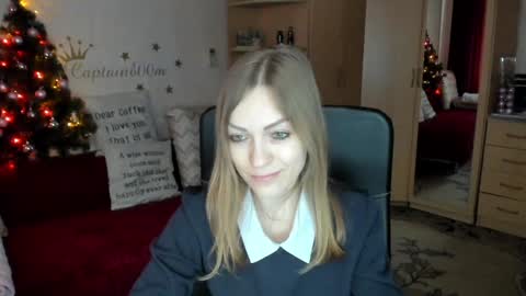 Silvia online show from December 2024 09:50:01 AM