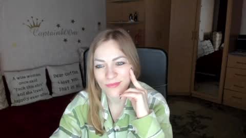 Silvia online show from January 2025 05:00:01 AM