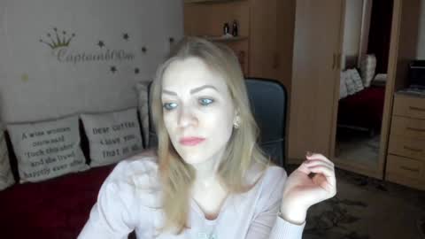 Silvia online show from January 2025 10:17:02 AM