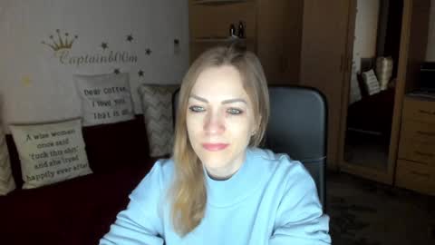 Silvia online show from January 2025 04:08:01 AM