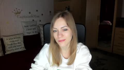 Silvia online show from January 2025 04:25:01 AM
