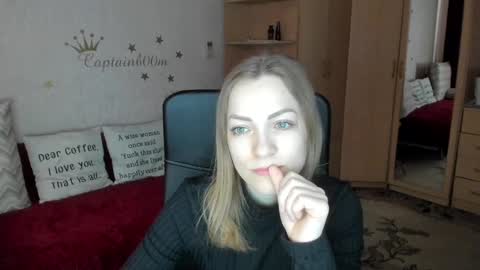 Silvia online show from February 2025 08:06:02 AM