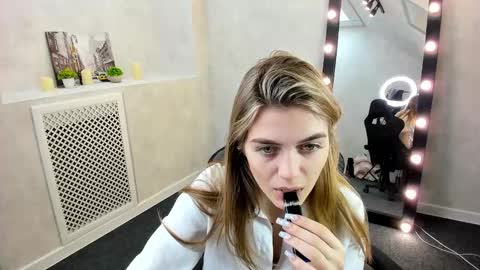 Snapshot of cherry_pr1ce chatting on December 2024 01:00:02 AM cherry_pr1ce online show from December 2024 01:00:02 AM