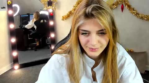 Snapshot of cherry_pr1ce chatting on January 2025 06:31:01 AM cherry_pr1ce online show from January 2025 06:31:01 AM