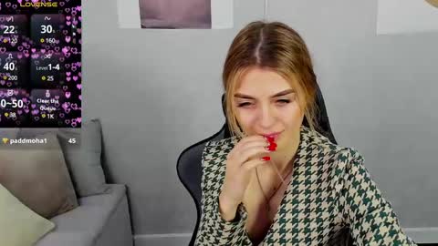 Snapshot of cherry_pr1ce chatting on January 2025 07:32:02 AM cherry_pr1ce online show from January 2025 07:32:02 AM