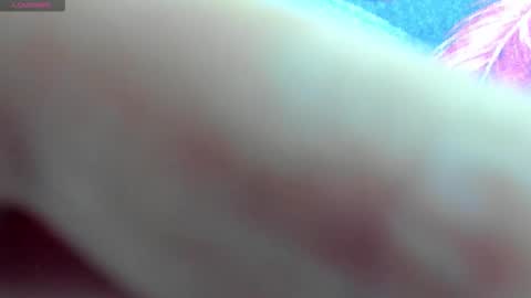 Mia online show from October 2025 09:18:02 AM