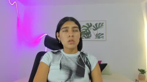 C H E R R Y online show from October 2025 11:43:02 AM