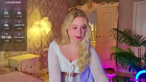 Mila online show from September 2025 03:47:02 PM