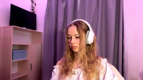 Snapshot of cherryrush951544 chatting on October 2025 05:08:01 AM Evie online show from October 2025 05:08:01 AM