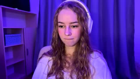 Snapshot of cherryrush951544 chatting on October 2025 06:25:01 AM Evie online show from October 2025 06:25:01 AM