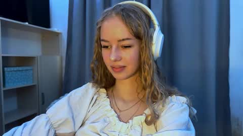 Snapshot of cherryrush951544 chatting on November 2025 07:19:02 AM Evie online show from November 2025 07:19:02 AM