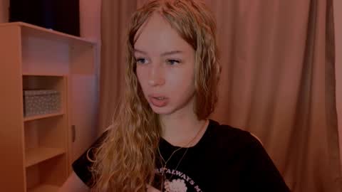 Snapshot of cherryrush951544 chatting on November 2025 09:20:02 AM Evie online show from November 2025 09:20:02 AM