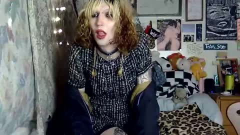 Snapshot of cherstrauberry chatting on October 2025 03:18:02 AM cher strauberry online show from October 2025 03:18:02 AM