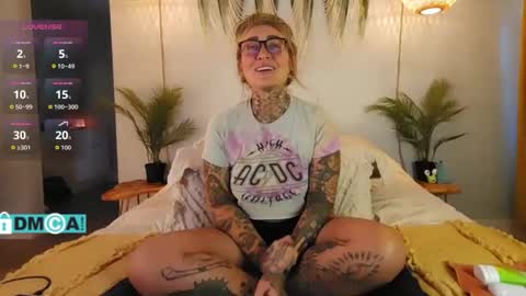 Snapshot of cheviblue chatting on October 2025 01:58:01 PM Chevi Blue online show from October 2025 01:58:01 PM