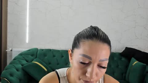 Chiara online show from September 2025 05:09:02 AM