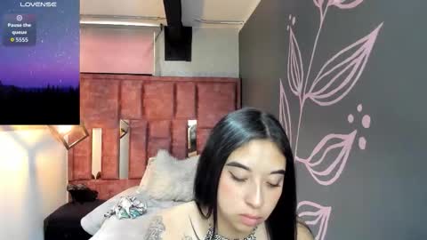 CHLOE online show from October 2025 07:44:02 PM