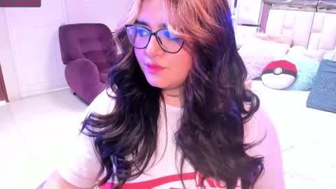 chloe bonnet Connection Monday to Saturday 3 pm Chicago INDEPENDENT MODEL . online show from December 2024 06:48:01 PM