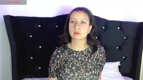 Snapshot of chloe_love_6 chatting on October 2025 12:39:02 PM Chloe online show from October 2025 12:39:02 PM