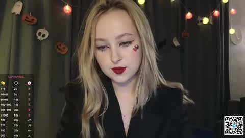  Chloe  online show from October 2025 07:19:02 PM