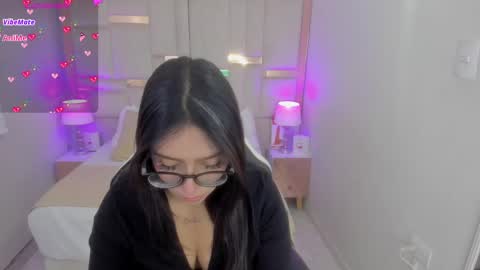 Chloe online show from February 2025 01:32:02 PM
