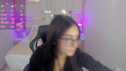 Chloe online show from February 2025 04:46:01 PM