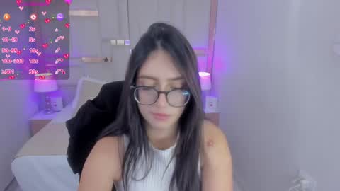 Chloe online show from February 2025 05:08:01 PM