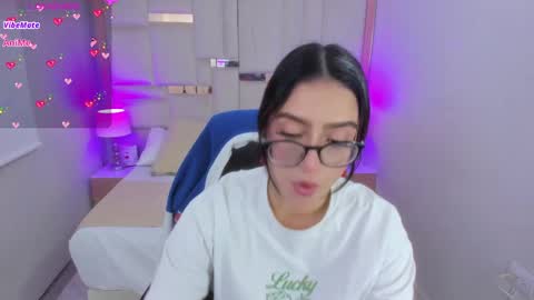 Chloe online show from February 2025 01:17:02 PM