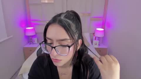 Chloe online show from February 2025 01:14:01 PM