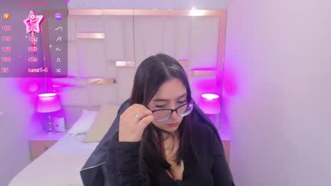 Chloe online show from March 2025 04:14:02 PM