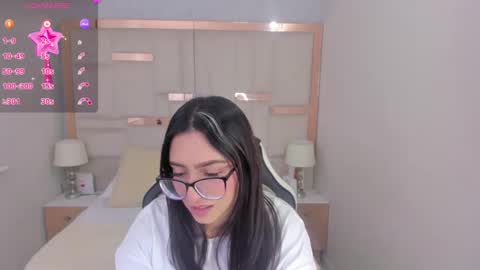 Chloe online show from March 2025 06:11:01 PM
