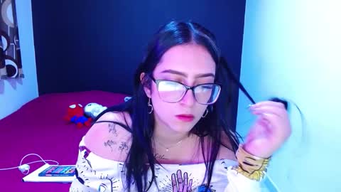 Chloe online show from September 2025 12:00:02 AM