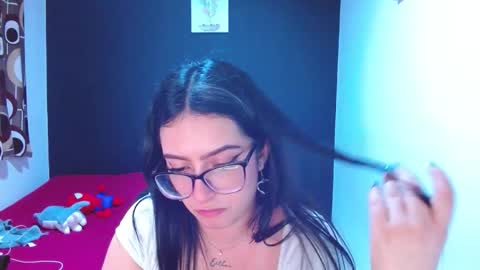 Chloe online show from September 2025 01:18:01 AM