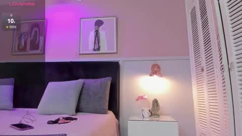   online show from October 2025 07:48:01 PM