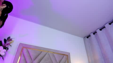 chloe_wilson7 online show from October 2025 01:39:02 AM