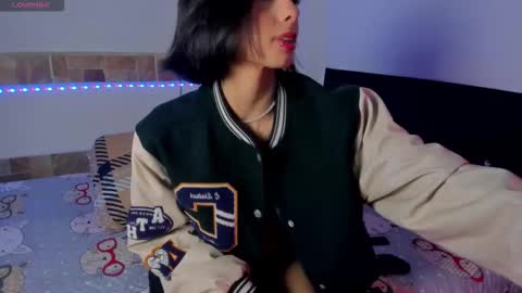 Snapshot of chloeaddamss chatting on September 2025 05:44:02 AM 3 online show from September 2025 05:44:02 AM